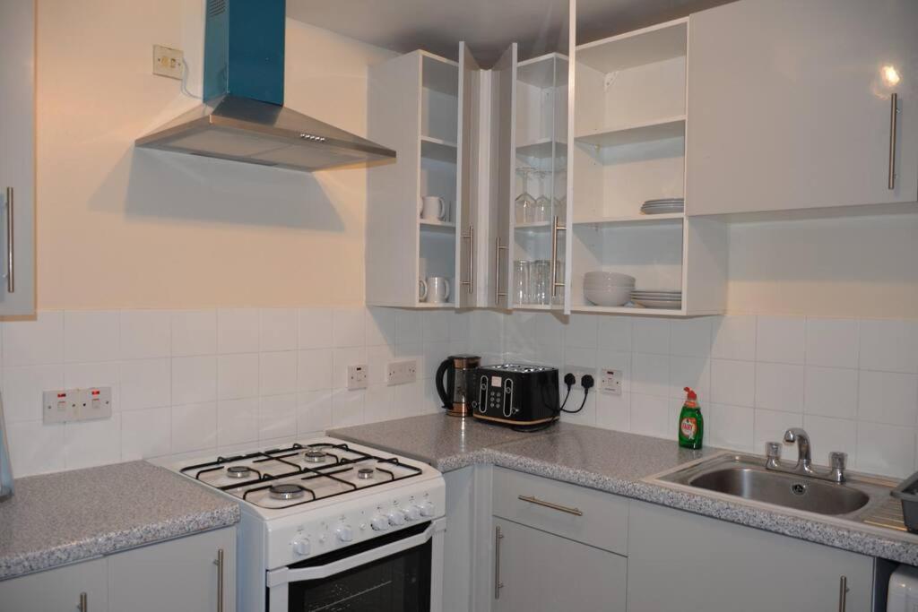 London 4 Bedroom House Zewnętrze zdjęcie