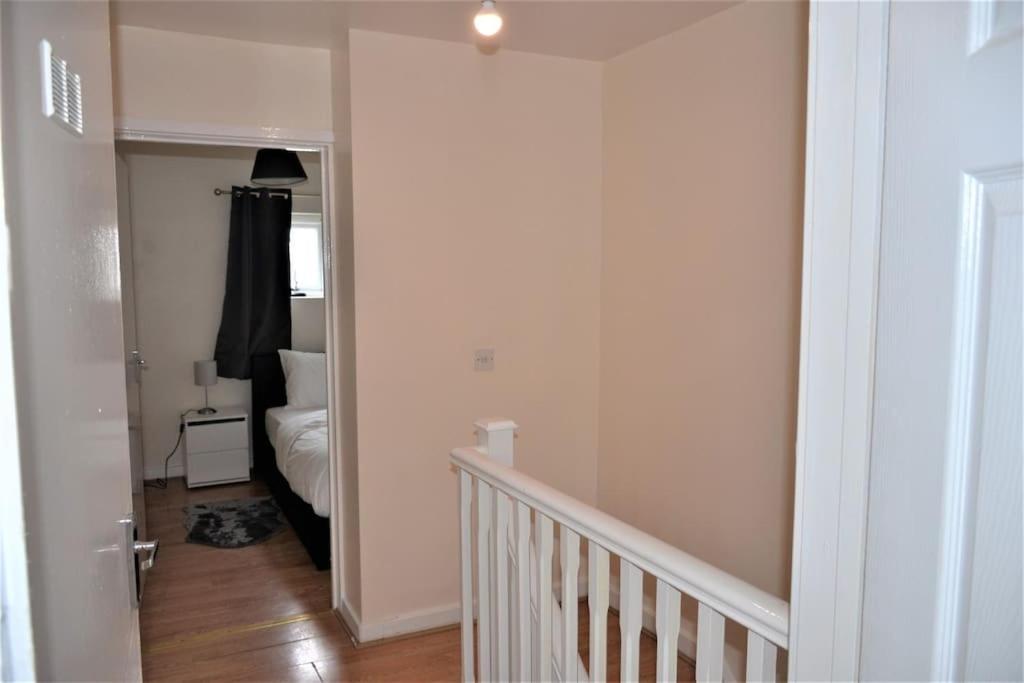 London 4 Bedroom House Zewnętrze zdjęcie